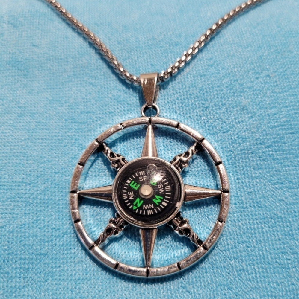 Compass Necklace - Picture 4 of 5
